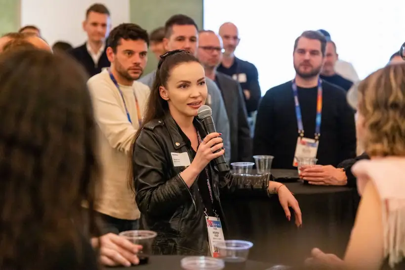 Xenia Vogt speaking to founders and investors